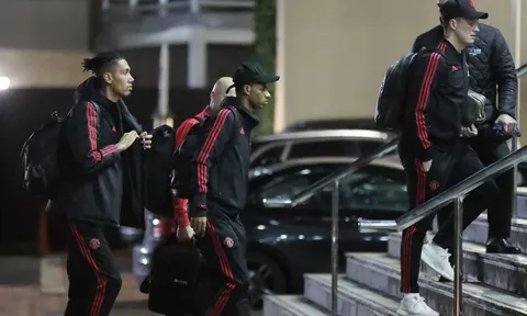 Nhìn danh sách cầu thủ tập trung của Man Utd, NHM thêm lo lắng