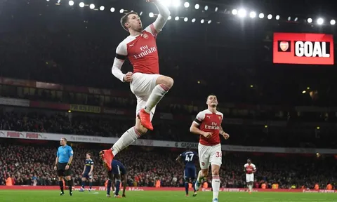 Thì ra đây là lý do Ramsey không thể cập bến Man Utd