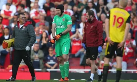 Đã rõ chấn thương của Petr Cech trong trận đấu với Watford