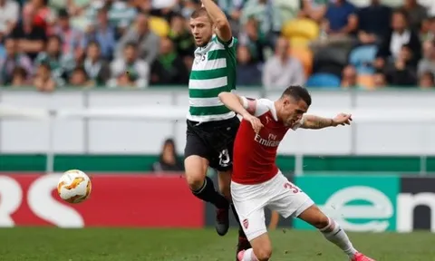Emery xác định tương lai của "hậu vệ trái" Granit Xhaka