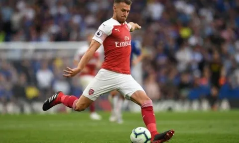 Sao Arsenal để ngỏ khả năng ở lại Anh, M.U và Chelsea mừng thầm