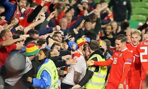 Ghi bàn quan trọng, sao xứ Wales được so sánh với huyền thoại Man Utd