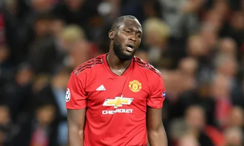 Man Utd thua đau, Mourinho thừa nhận Lukaku 'có vấn đề'