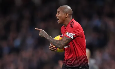 Young hào hứng chia sẻ về buổi tập đầu tiên của Man Utd cùng Solskjaer