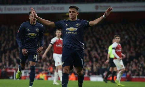 Marc Overmars chỉ ra con đường duy nhất giúp Sanchez hồi sinh