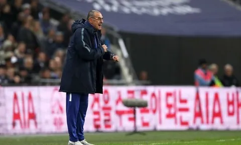 Sao Chelsea tiết lộ phản ứng bất ngờ của Sarri trong phòng thay đồ