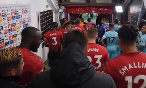 Những điều thực sự xảy ra đằng sau hậu trường Man Utd vào ngày thi đấu