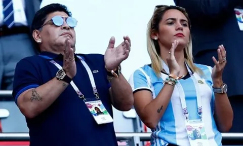 Tình trẻ Rocio Oliva 'ủ mưu' làm trợ thủ cho Maradona