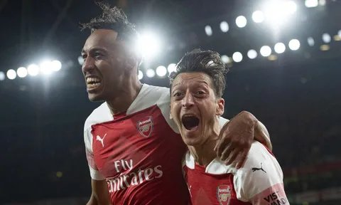 Arsenal hết còn có thể lấy công bù thủ, trách Ozil à?
