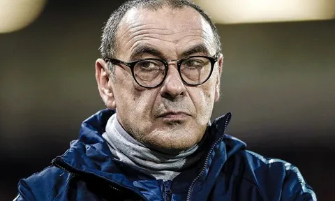 Biến căng ở Chelsea, Sarri đã biết mình bị "phản"