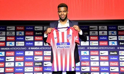 Đội nhà thắng đậm, Paul Pogba phản ứng 'khó đỡ'