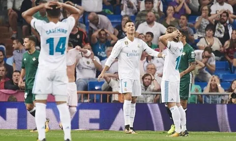 Max Allegri "hỏi tội" UEFA sau chiếc thẻ đỏ của Ronaldo