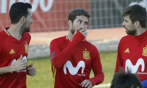 NÓNG: Vì nữ nhân, Ramos, Pique và Busquets “dọa” bỏ ĐT Tây Ban Nha