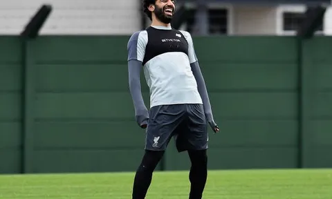 Dàn sao Liverpool làm gì khi biết đối thủ mất "trọng pháo"?
