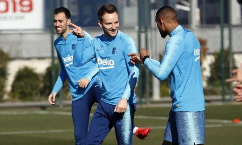 Phản ứng của Rakitic trước thông tin được MU, Chelsea theo đuổi