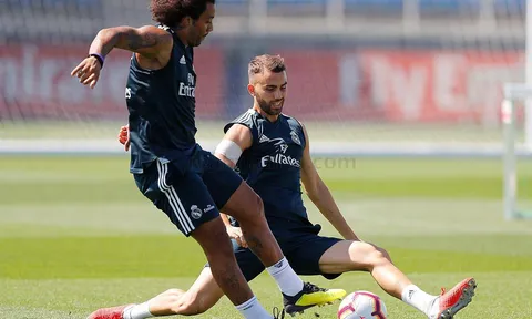 Đội nữ Barca tập luyện trên đất Litva