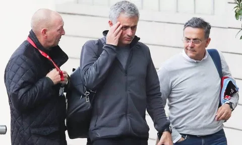 BIẾN CĂNG ở Man Utd: Mourinho không quản nổi giờ giấc của các học trò