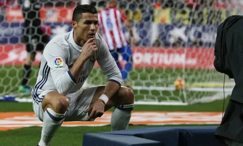 Cristiano Ronaldo làm thay đổi cán cân của trận derby Madrid