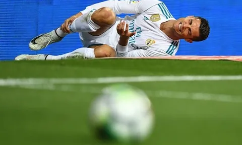 Gạt bỏ tình cảm, Liverpool không nên "tái ngộ" với Mascherano