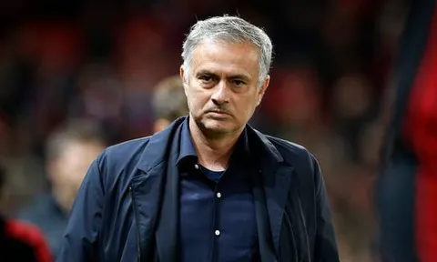 Tiết lộ sốc từ thành viên đội một: Mourinho mất tới 90% đồng minh