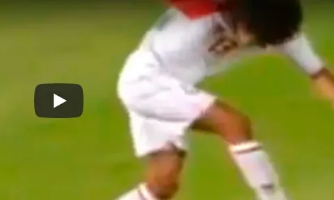 10 kiểu đá penalty không thể tưởng tượng nổi