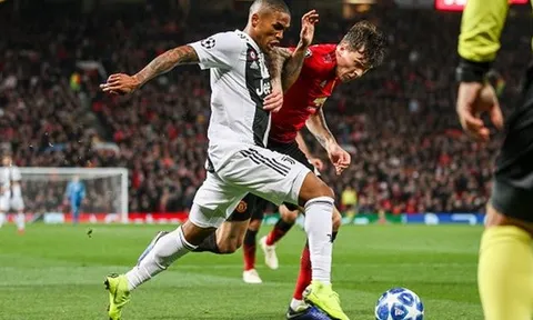 10 năm trước, Sir Alex Ferguson đã "tìm thấy" Douglas Costa