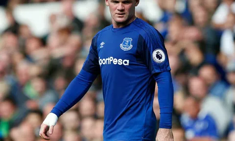 10 ngôi sao quay lại khoác áo đội bóng thời niên thiếu: Rooney và những ai?