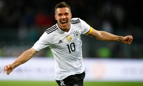 10 siêu phẩm gắn mác Lukas Podolski
