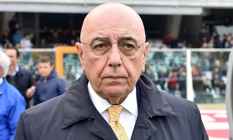 Phanh phui 'Bố già' Galliani rửa tiền qua tài khoản của vợ