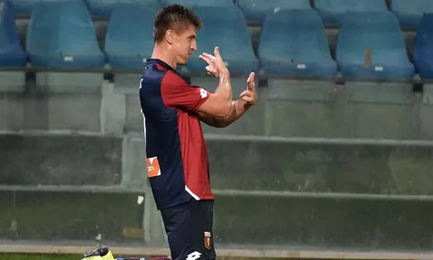 112 phút/bàn, "ngọc quý" Ba Lan vượt qua Ronaldo để "làm trùm" Serie A