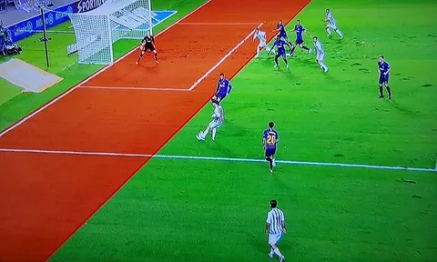 Công nghệ VAR lên tiếng, Barca được cứu một bàn thua trông thấy