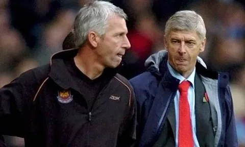 12 năm trước, Wenger từng dính vào "rắc rối" giống Mourinho
