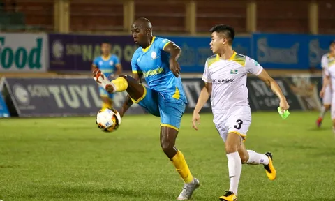 Sanna Khánh Hòa lên tiếng khi bị nghi "buông" SLNA để né AFC Cup