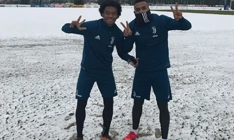 Sao Juventus tinh nghịch giữa thành Turin đóng băng