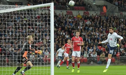 18h30 ngày 23/09, West Ham vs Tottenham: Cơ hội cuối cho Bilic