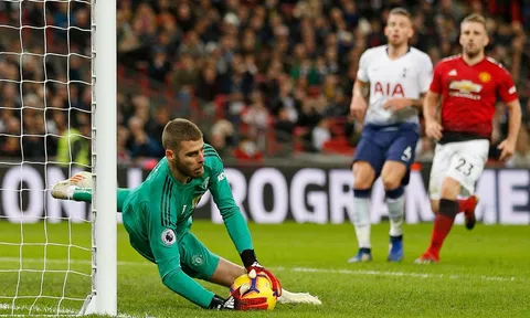 De Gea càng lên đồng, Man Utd càng lo lắng