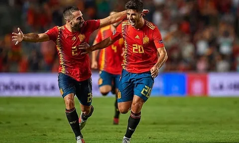 Marcelo lập siêu phẩm, Real nhọc nhằn cắt đứt chuỗi 3 trận toàn thua