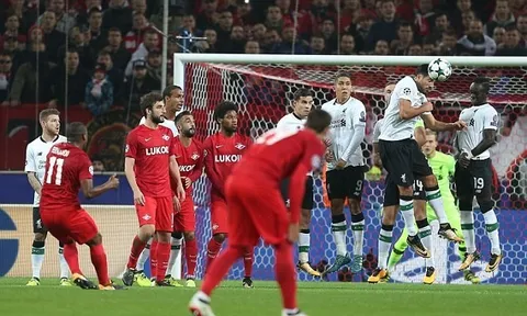 Luis Suarez bùng cháy, Barca ngược dòng giành thắng lợi nghẹt thở