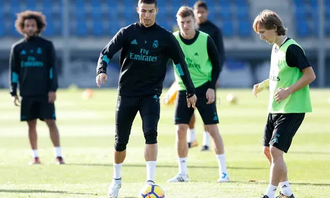Ronaldo và Gareth Bale trở lại tập luyện