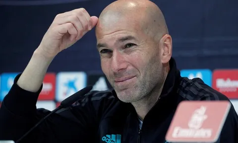 Zidane mạo hiểm bay như chim tại Dubai