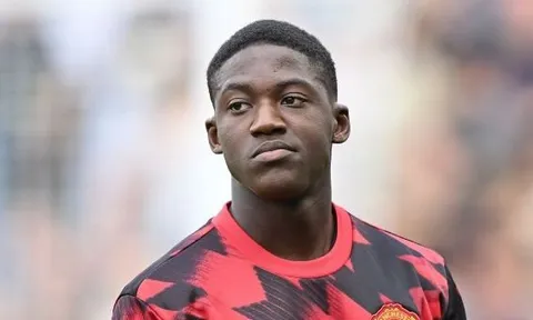 Sự tiến hóa đáng kinh ngạc của Kobbie Mainoo tại Man Utd