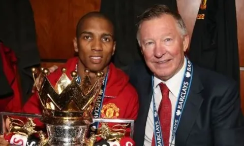 Ashley Young giải nghệ, khép lại hành trình 23 năm lẫy lừng