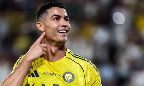 Bức xúc đối thủ, Ronaldo dọa vạch trần Saudi Pro League
