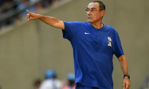 Sarri: "Cộng đồng nào cũng vậy, luôn luôn tồn tại những kẻ ngu ngốc"
