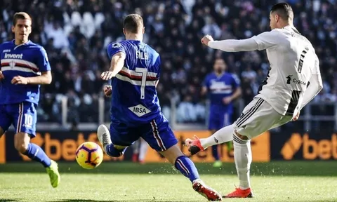 Hạ sát Sampdoria, Ronaldo lại thêm một lần đi vào lịch sử