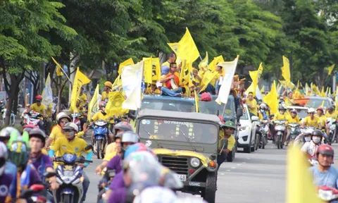 CĐV xứ Thanh quyết “nhuộm vàng” sân Thống Nhất