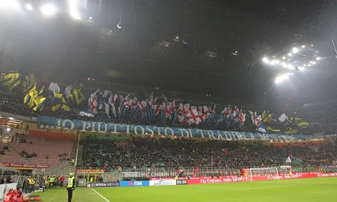 Thi đấu chệch choạc, AC Milan vẫn chiếm trọn trái tim người hâm mộ