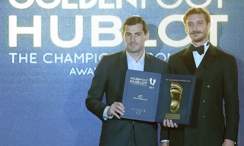 Casillas vượt mặt Ronaldo và Messi để giành giải "Bàn chân vàng 2017"