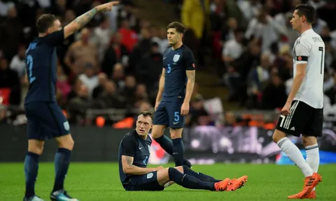 24 phút ngắn ngủi của Phil Jones vs tuyển Đức