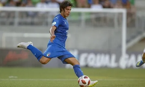 Liverpool khó nhắm 'tiểu Pirlo'